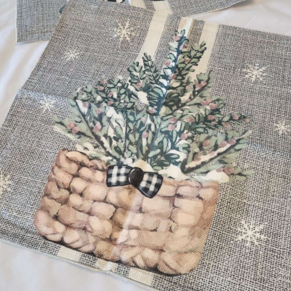 Winter Christmas Throw Pillow Covers Tree Pinecone Snow 18" Green - Picture 3 of 8